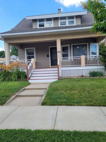 426 E Pleasant STREET, Oconomowoc, WI 53066