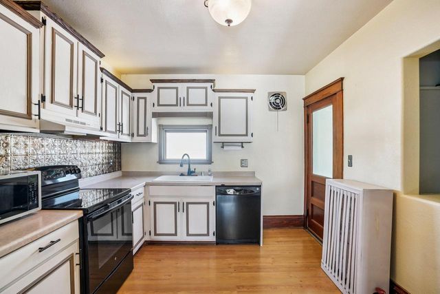 426 E Pleasant STREET, Oconomowoc, WI 53066