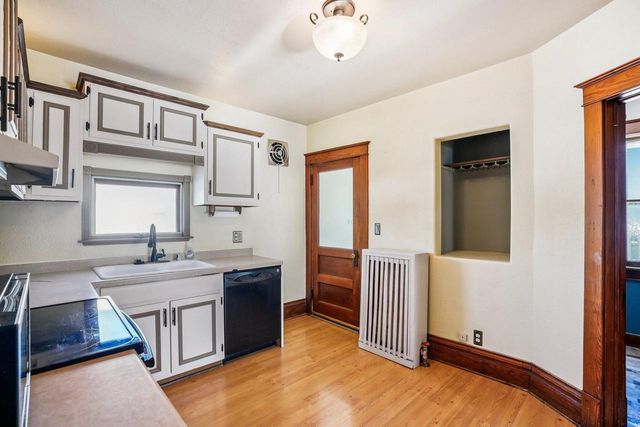 426 E Pleasant STREET, Oconomowoc, WI 53066