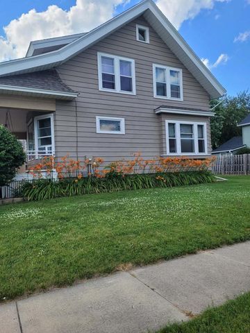 426 E Pleasant STREET, Oconomowoc, WI 53066