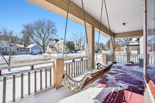 426 E Pleasant STREET, Oconomowoc, WI 53066