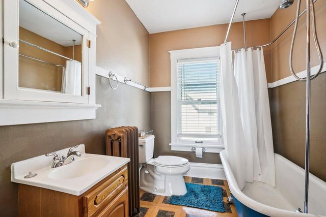 426 E Pleasant STREET, Oconomowoc, WI 53066