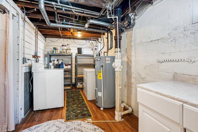 426 E Pleasant STREET, Oconomowoc, WI 53066