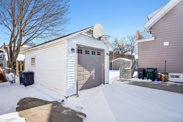 426 E Pleasant STREET, Oconomowoc, WI 53066