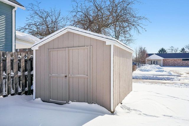 426 E Pleasant STREET, Oconomowoc, WI 53066