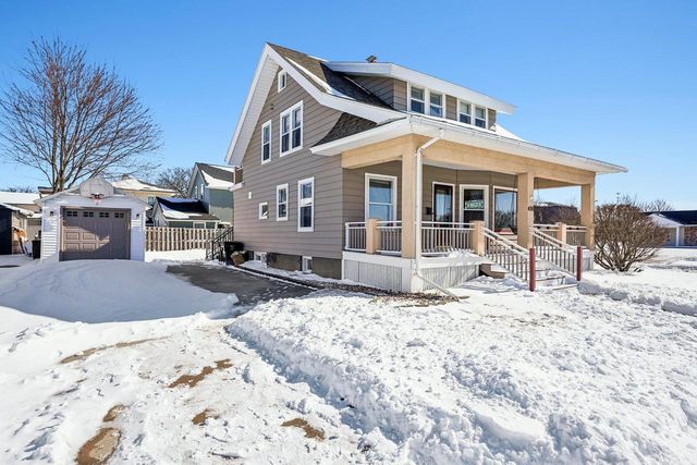 426 E Pleasant STREET, Oconomowoc, WI 53066