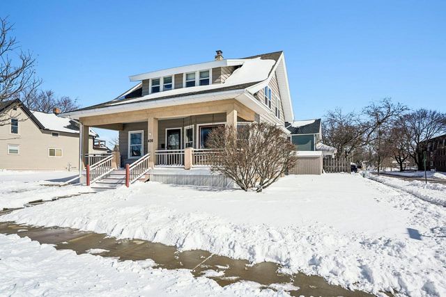 426 E Pleasant STREET, Oconomowoc, WI 53066