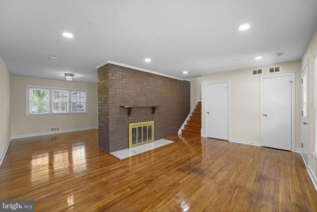 8405 RAVENSWOOD, New Carrollton, MD 20784