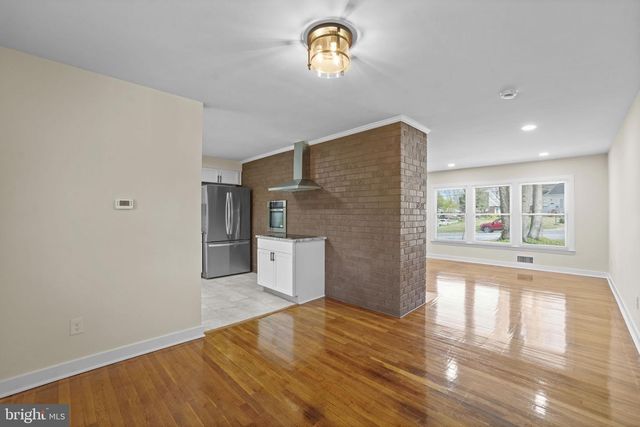 8405 RAVENSWOOD, New Carrollton, MD 20784