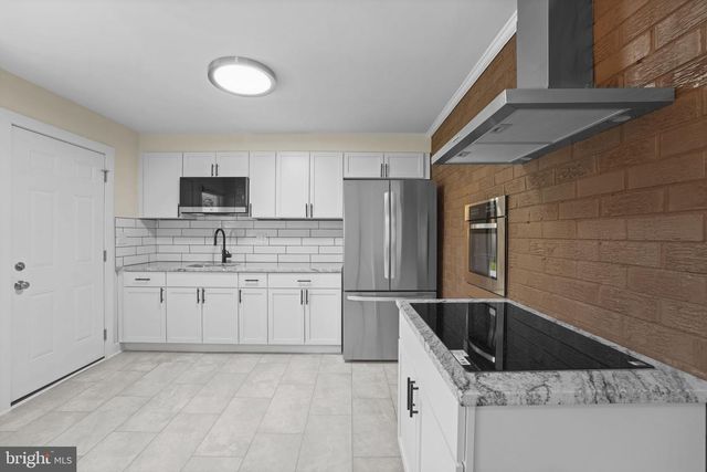 8405 RAVENSWOOD, New Carrollton, MD 20784