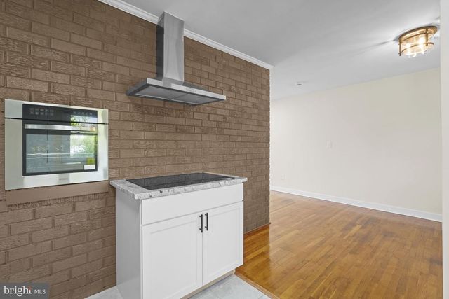 8405 RAVENSWOOD, New Carrollton, MD 20784