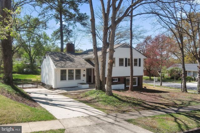 8405 RAVENSWOOD, New Carrollton, MD 20784