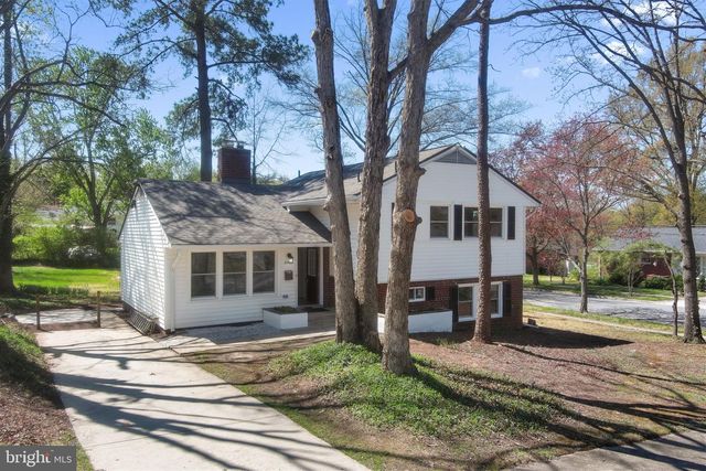 8405 RAVENSWOOD, New Carrollton, MD 20784