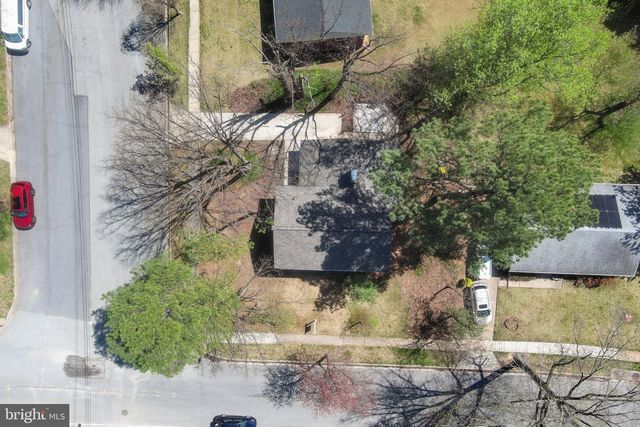 8405 RAVENSWOOD, New Carrollton, MD 20784
