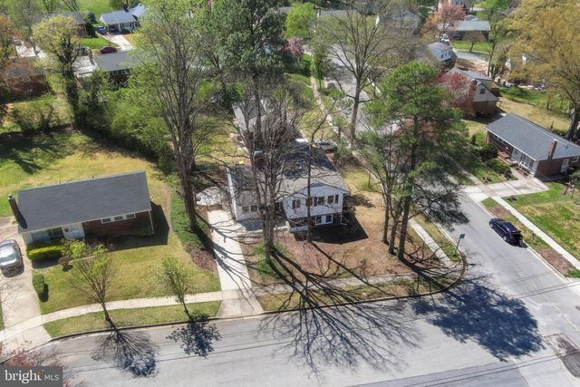 8405 RAVENSWOOD, New Carrollton, MD 20784