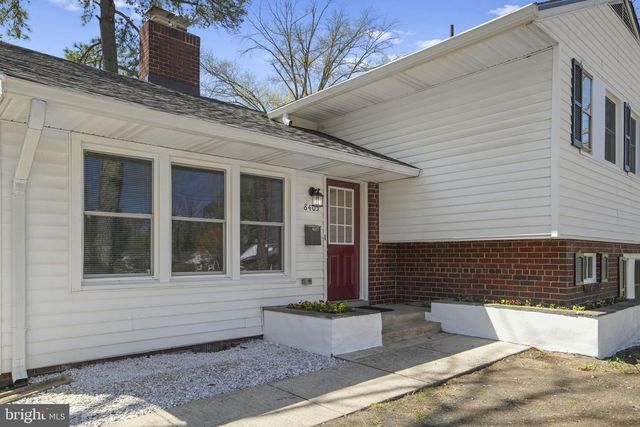 8405 RAVENSWOOD, New Carrollton, MD 20784