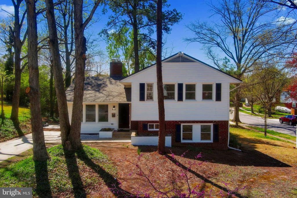 8405 RAVENSWOOD, New Carrollton, MD 20784