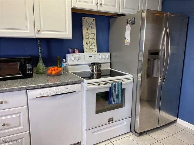 11820 Edgewater Drive 915, Lakewood, OH 44107