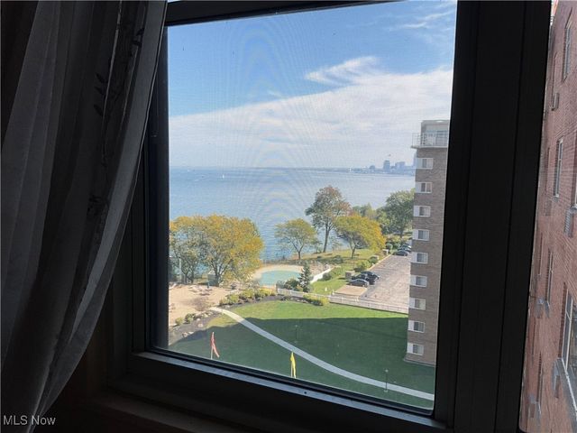 11820 Edgewater Drive 915, Lakewood, OH 44107