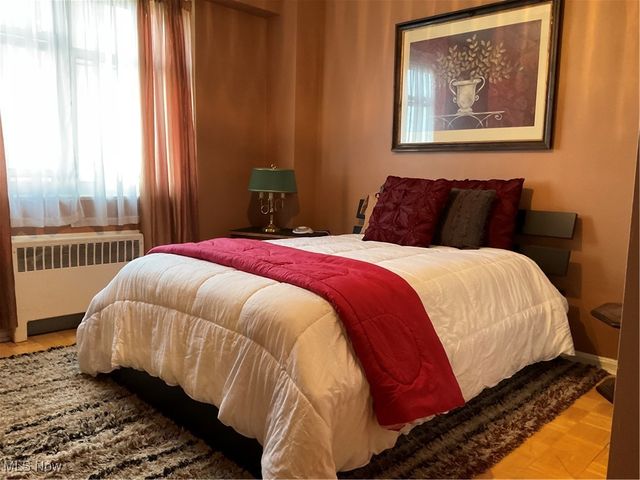 11820 Edgewater Drive 915, Lakewood, OH 44107