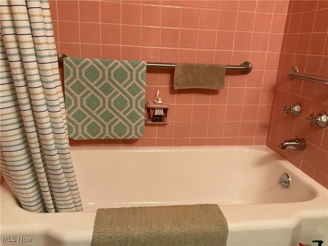 11820 Edgewater Drive 915, Lakewood, OH 44107