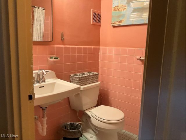 11820 Edgewater Drive 915, Lakewood, OH 44107