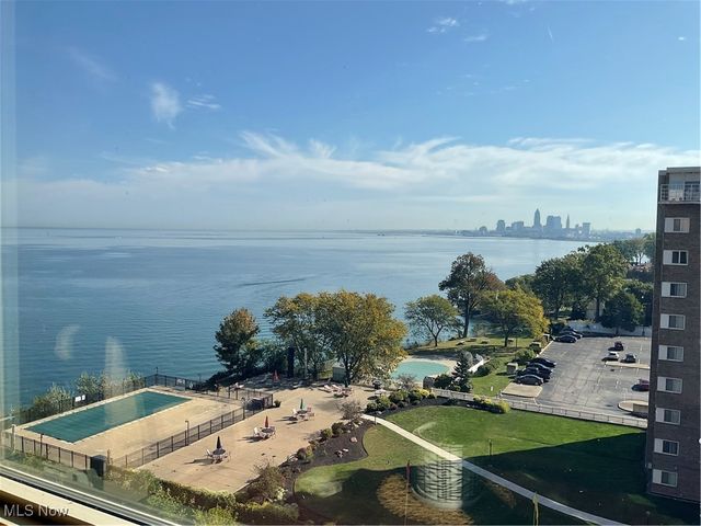 11820 Edgewater Drive 915, Lakewood, OH 44107