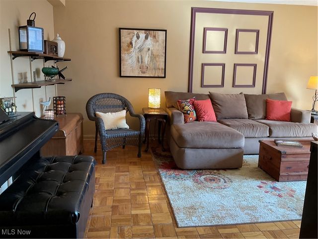 11820 Edgewater Drive 915, Lakewood, OH 44107