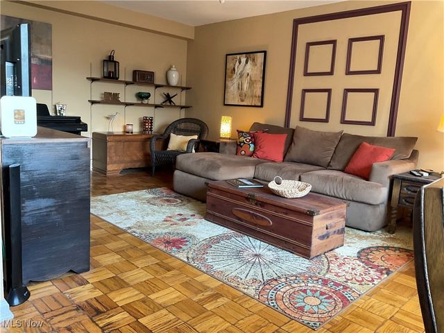 11820 Edgewater Drive 915, Lakewood, OH 44107