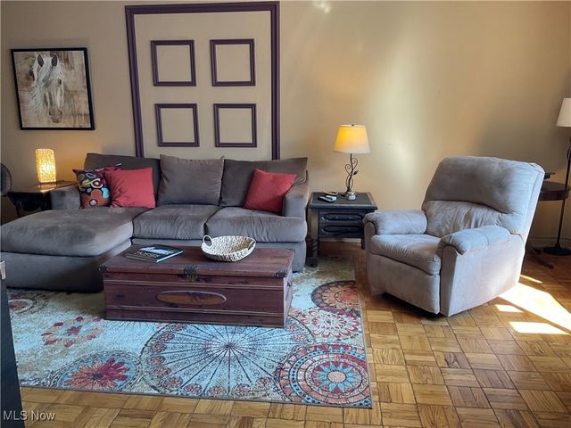 11820 Edgewater Drive 915, Lakewood, OH 44107