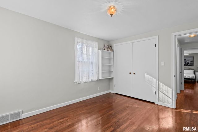 412 Outer Park Drive, Springfield, IL 62704