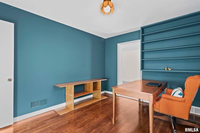 412 Outer Park Drive, Springfield, IL 62704