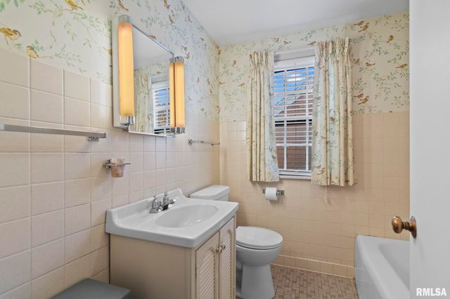 412 Outer Park Drive, Springfield, IL 62704