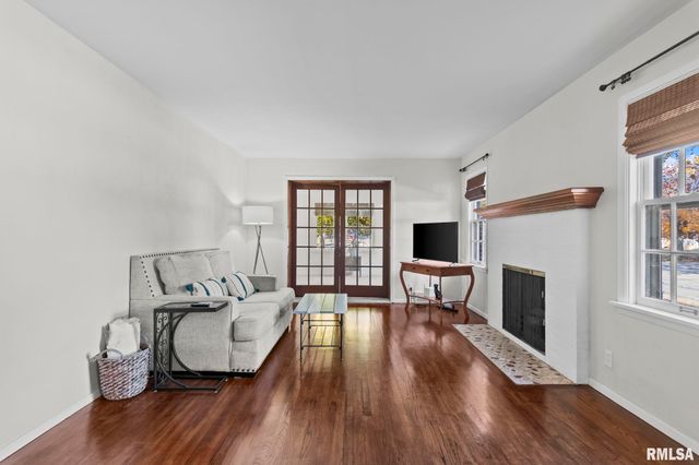 412 Outer Park Drive, Springfield, IL 62704