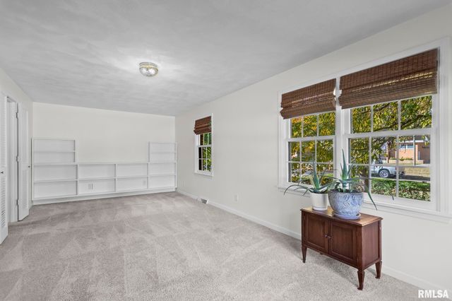 412 Outer Park Drive, Springfield, IL 62704