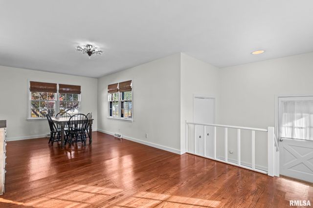 412 Outer Park Drive, Springfield, IL 62704