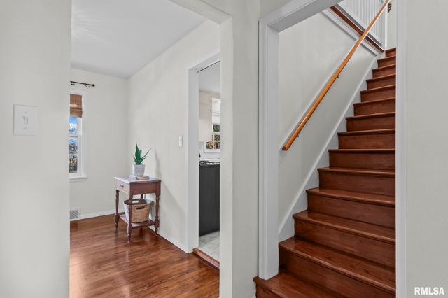 412 Outer Park Drive, Springfield, IL 62704