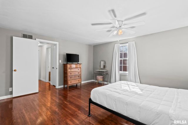 412 Outer Park Drive, Springfield, IL 62704