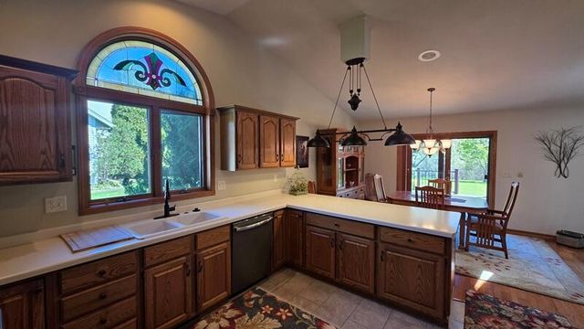 1209 Stonebridge DRIVE, Howards Grove, WI 53083