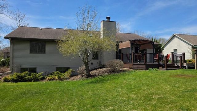 1209 Stonebridge DRIVE, Howards Grove, WI 53083