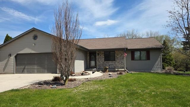 1209 Stonebridge DRIVE, Howards Grove, WI 53083