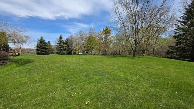 1209 Stonebridge DRIVE, Howards Grove, WI 53083
