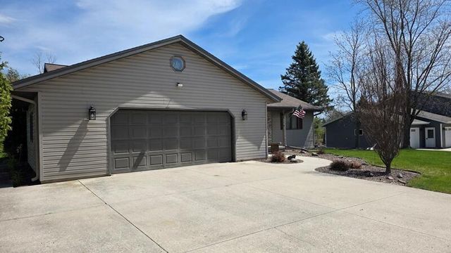 1209 Stonebridge DRIVE, Howards Grove, WI 53083