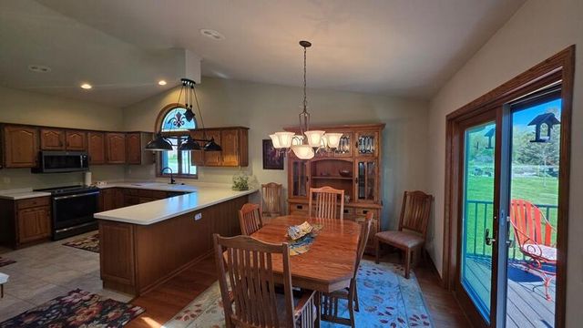 1209 Stonebridge DRIVE, Howards Grove, WI 53083
