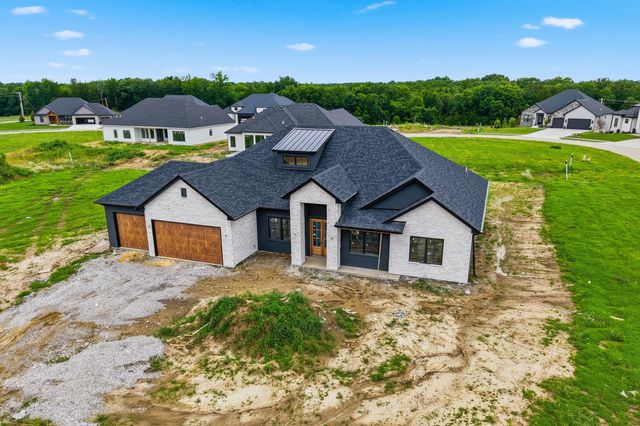 6513 BURNHILL DR, Columbia, MO 65201