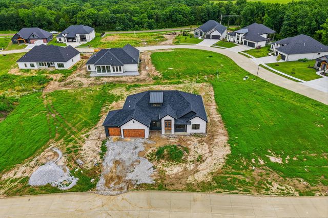6513 BURNHILL DR, Columbia, MO 65201