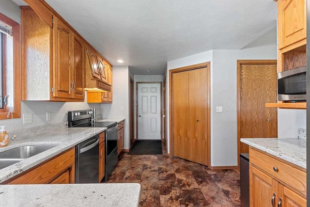 2621 GREENBRIER ROAD, Green Bay, WI 54311