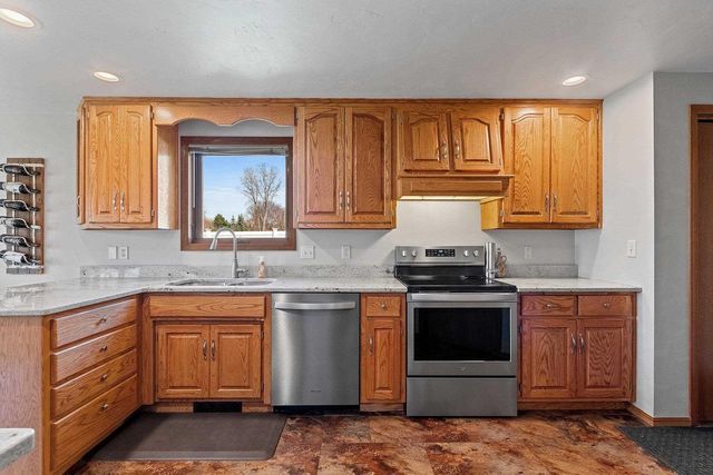 2621 GREENBRIER ROAD, Green Bay, WI 54311
