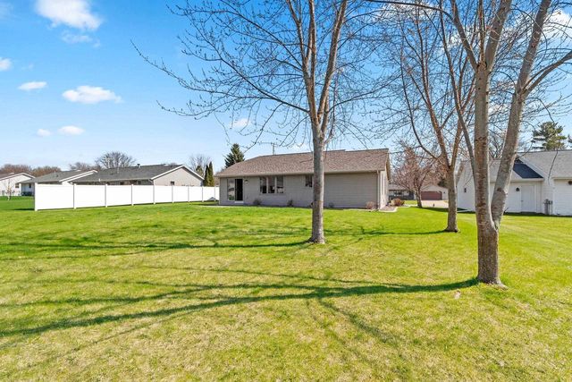 2621 GREENBRIER ROAD, Green Bay, WI 54311
