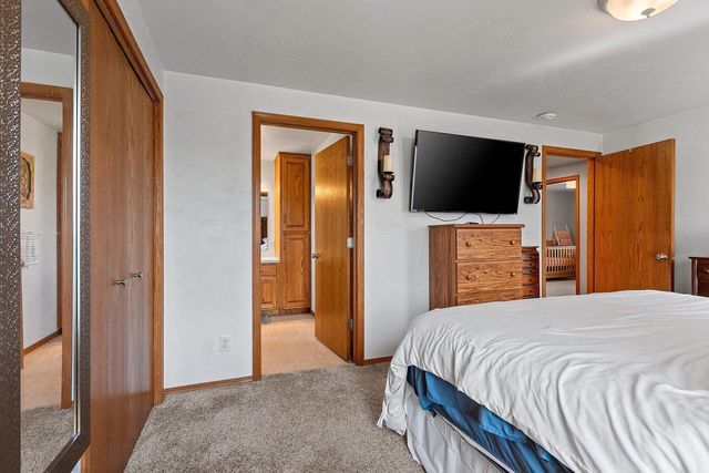 2621 GREENBRIER ROAD, Green Bay, WI 54311